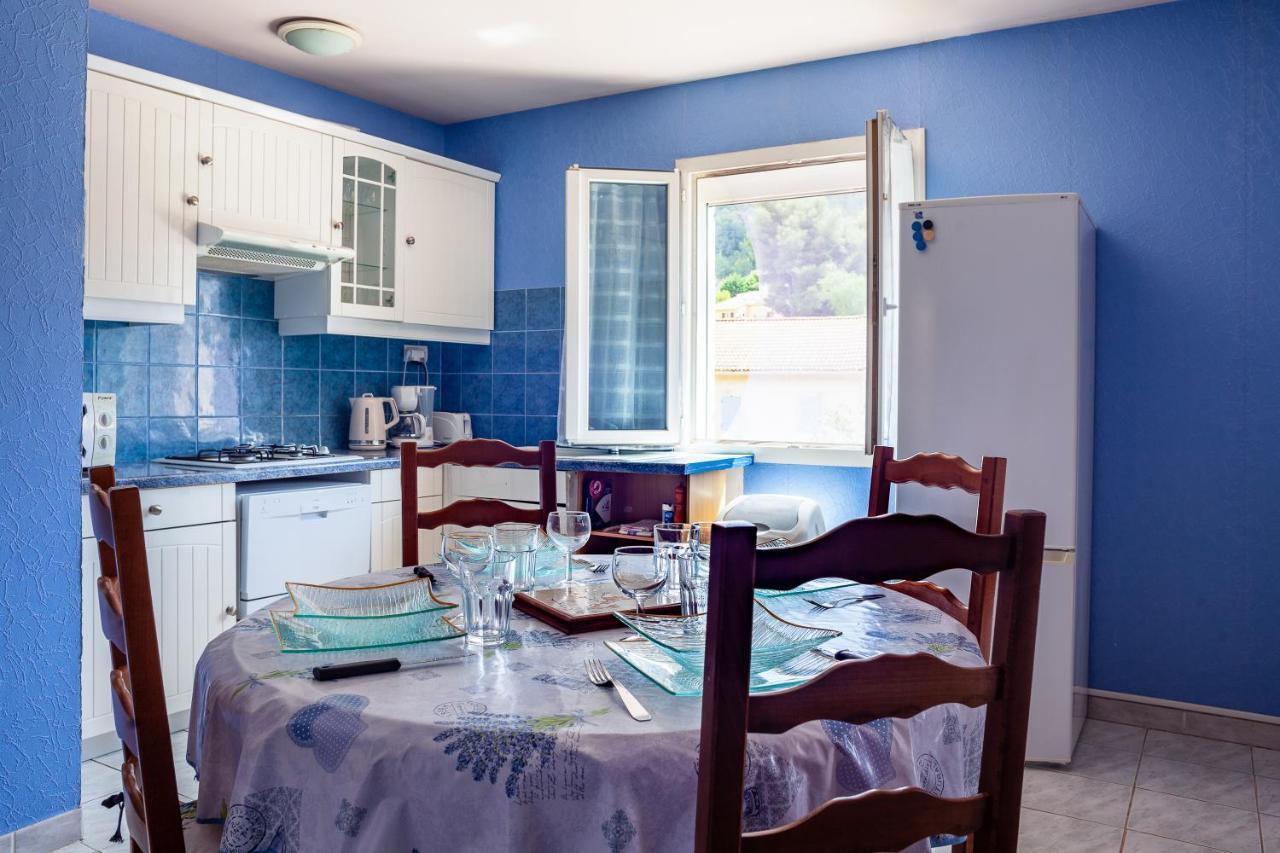 Appartement Avec Piscine Et Cuisine Roquefort-la-Bédoule Dış mekan fotoğraf