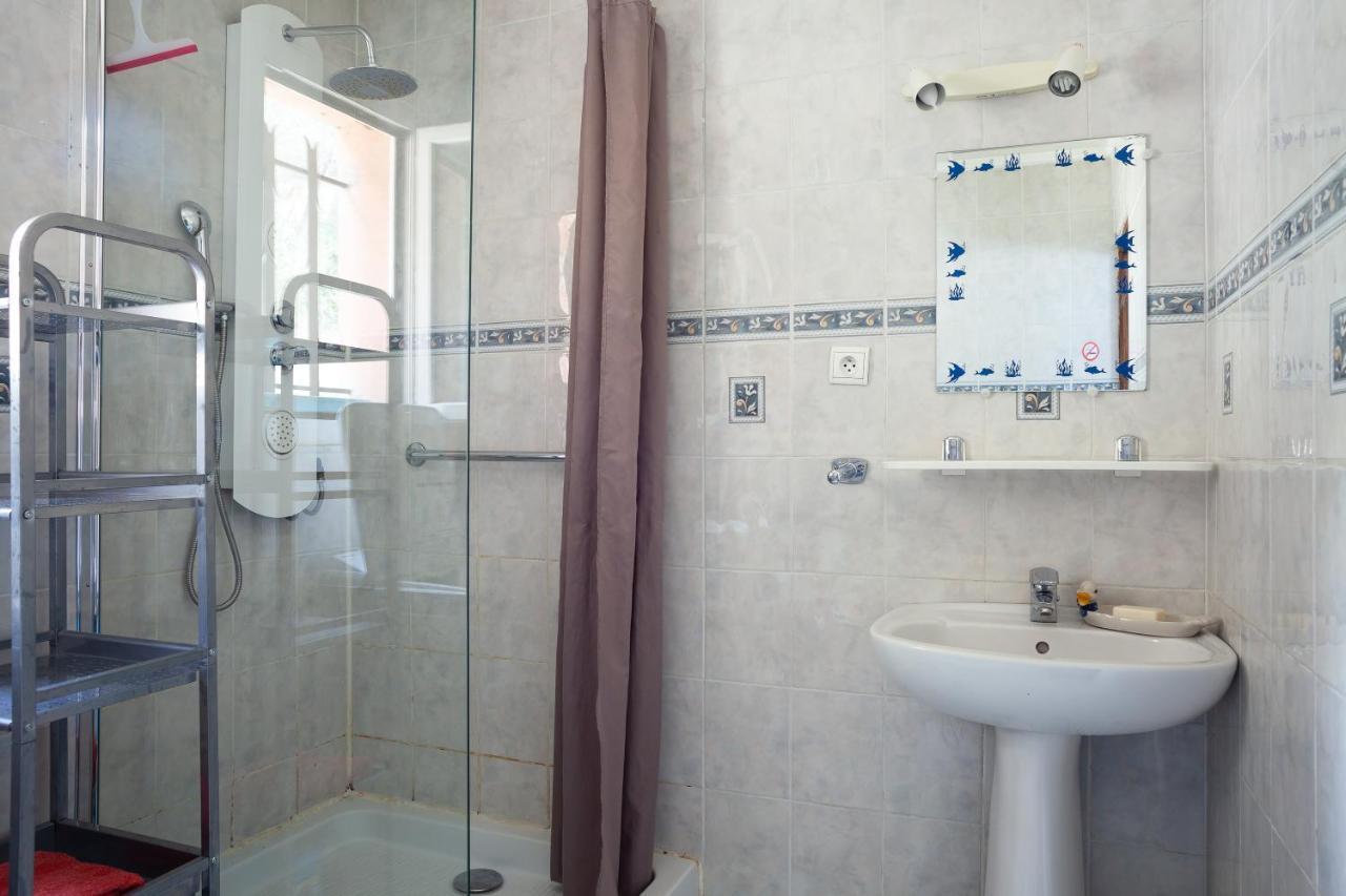 Appartement Avec Piscine Et Cuisine Roquefort-la-Bédoule Dış mekan fotoğraf